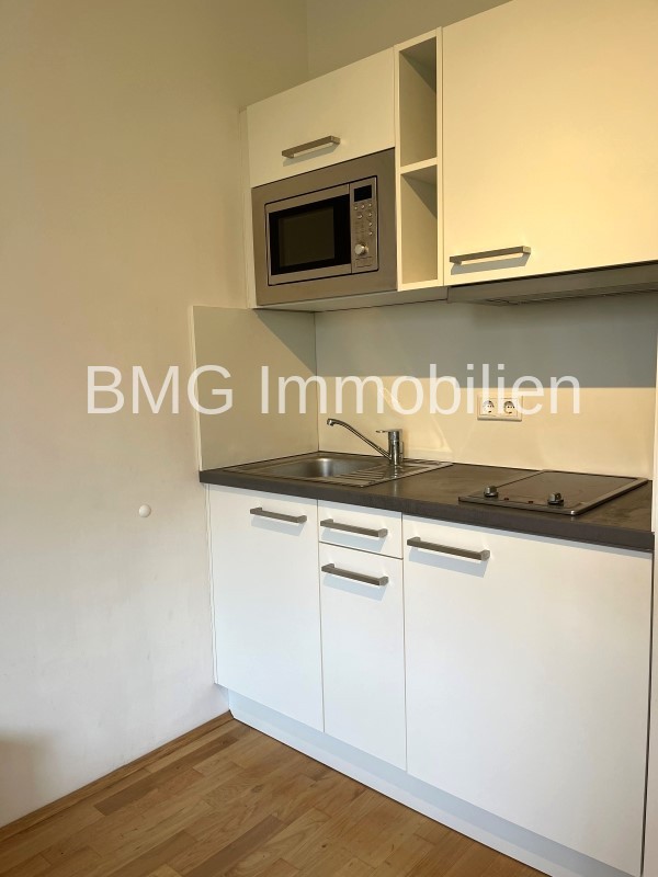 Ruhiges Studio-Apartment Nähe Innsbrucker Platz - Blick in den Innenhof - Foto 3