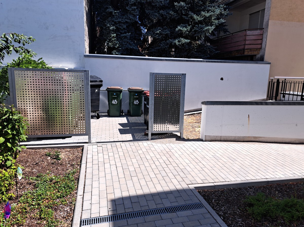 Mainz Weisenau: Modernes Penthouse, 2 Zimmer, Dachterrasse, Gäste-WC, EBK, Stellplatz inkl. - Photo 4