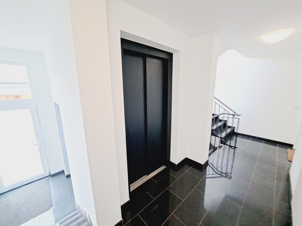 Zweizimmerwohnung mit Terrasse, Einbauküche, TG Stellplatz in der Neustadt! - Foto 2