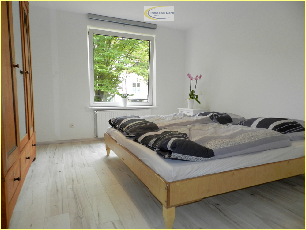 Top renovierte voll möblierte 3 Zimmerwohnung mit Parkplatz und Garten (Mitbenutzung) in zentraler Lage - Photo 4