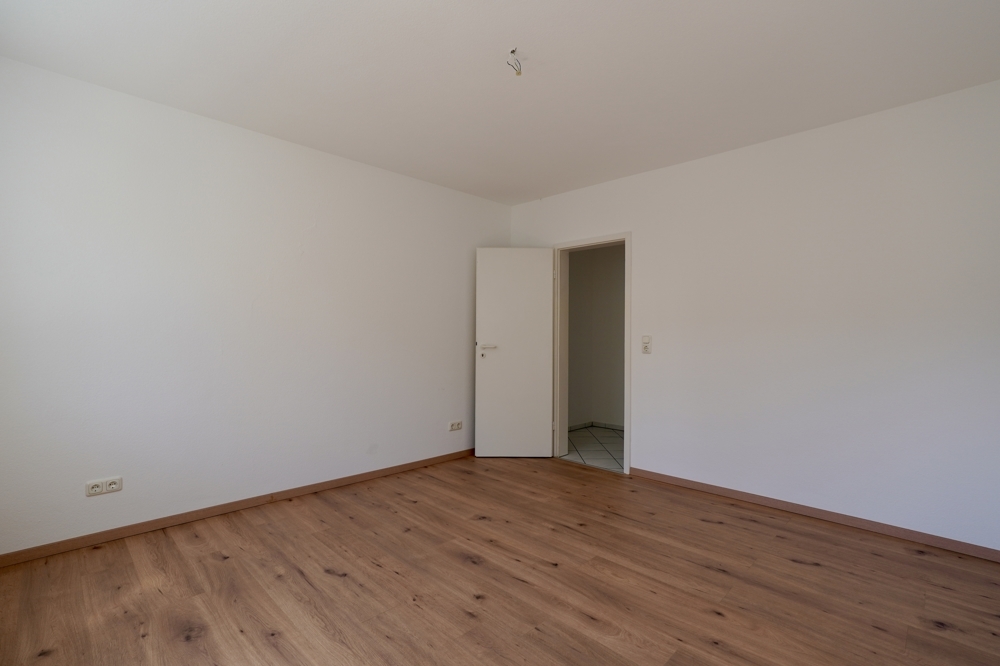 Sehr gepflegte und modernisierte zwei Zimmer Wohnung mit großem Sonnenbalkon in ... - Photo 5