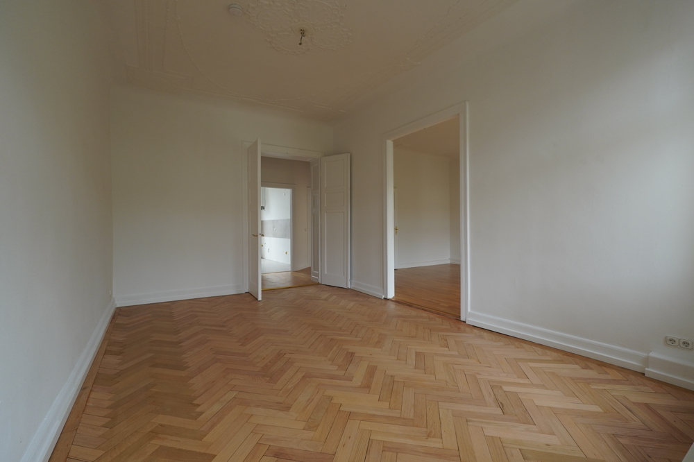 Wiesbaden-Rheingauviertel! Komplett sanierte 3-ZKB Stilaltbauwohnung mit Winterg ... - Foto 2