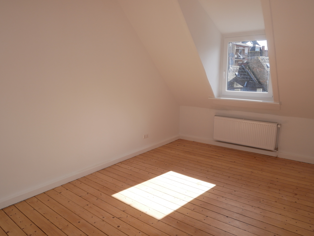 Wiesbaden"Rheingauviertel" Erstbezug nach Sanierung, 2-3 ZKB-Dachmaisonettenwohn ... - Photo 1