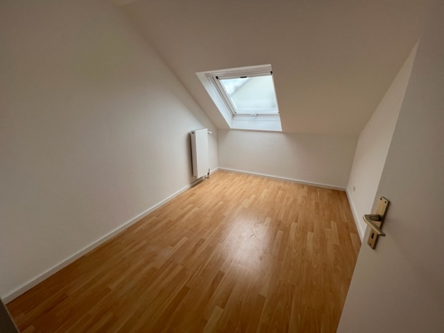 *LAMBERT&STRELOW* Taunusstein-Wehen, gepflegte 3 ZKBB - Dachgeschosswohnung für ... - Photo 3