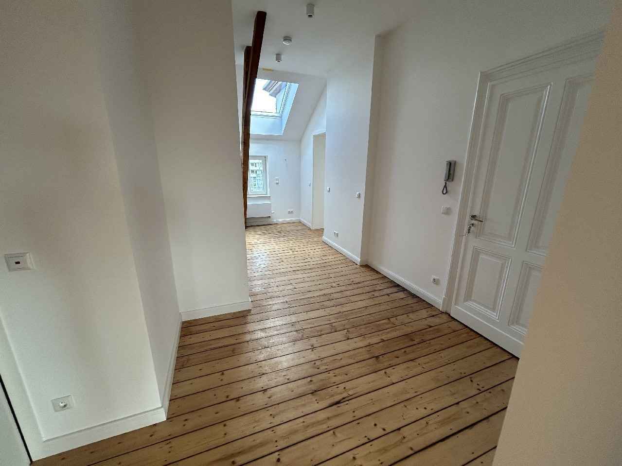 Großzügige 2-Zimmer-Dachgeschosswohnung in MG-Zentrum - Photo 3