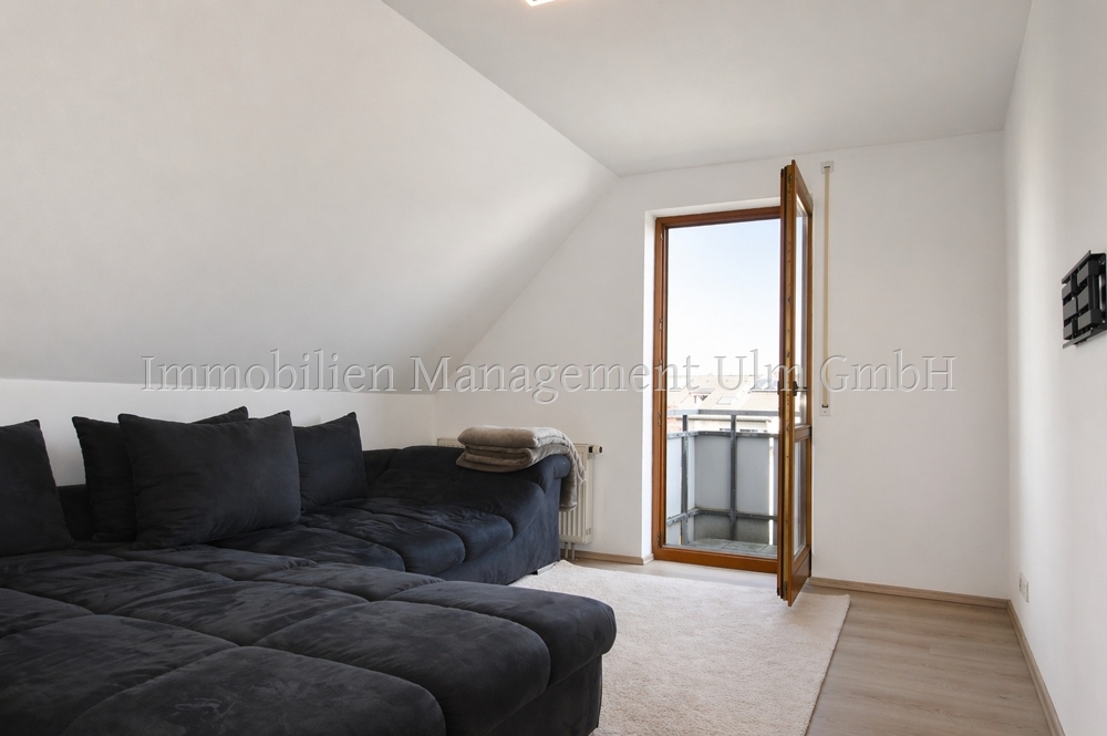 Charmante 2-Zimmer-Wohnung mit zwei Balkonen und moderner Einbauküche! - Photo 2