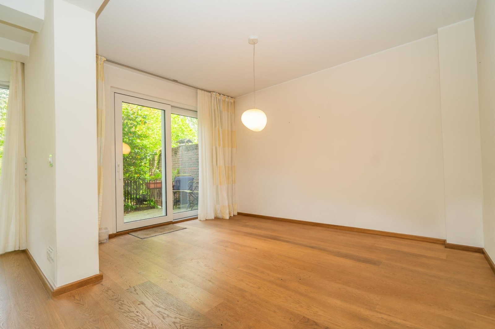 Hochwertige Doppelhaushälfte mit moderner Einbauküche, großem Garten & Garage in Top-Lage von Moers! - Foto 5
