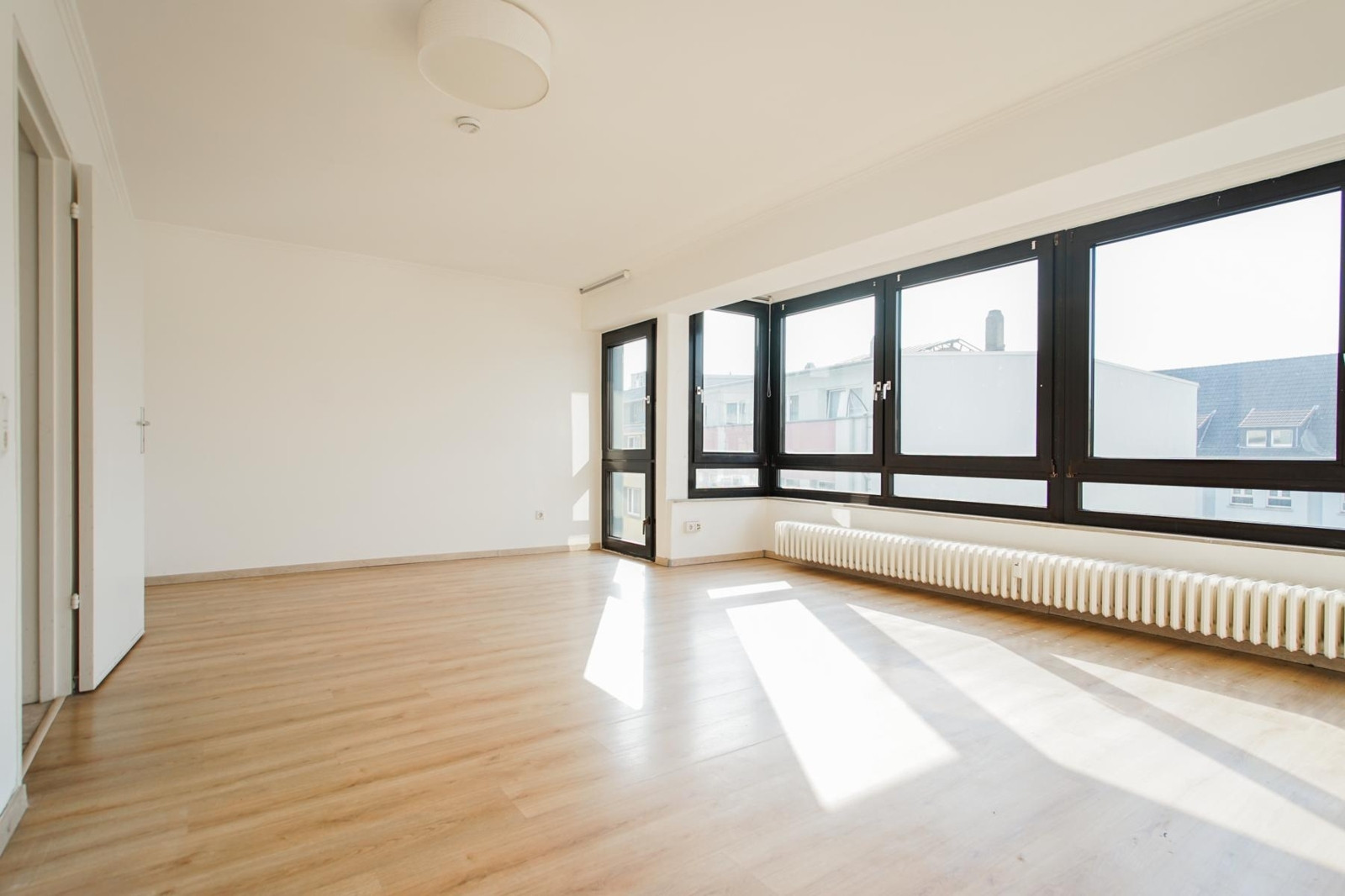 Stilvolle Maisonette in Citylage für Zwei – großzügig, charmant, mit Kamin & Terrasse - Photo 1