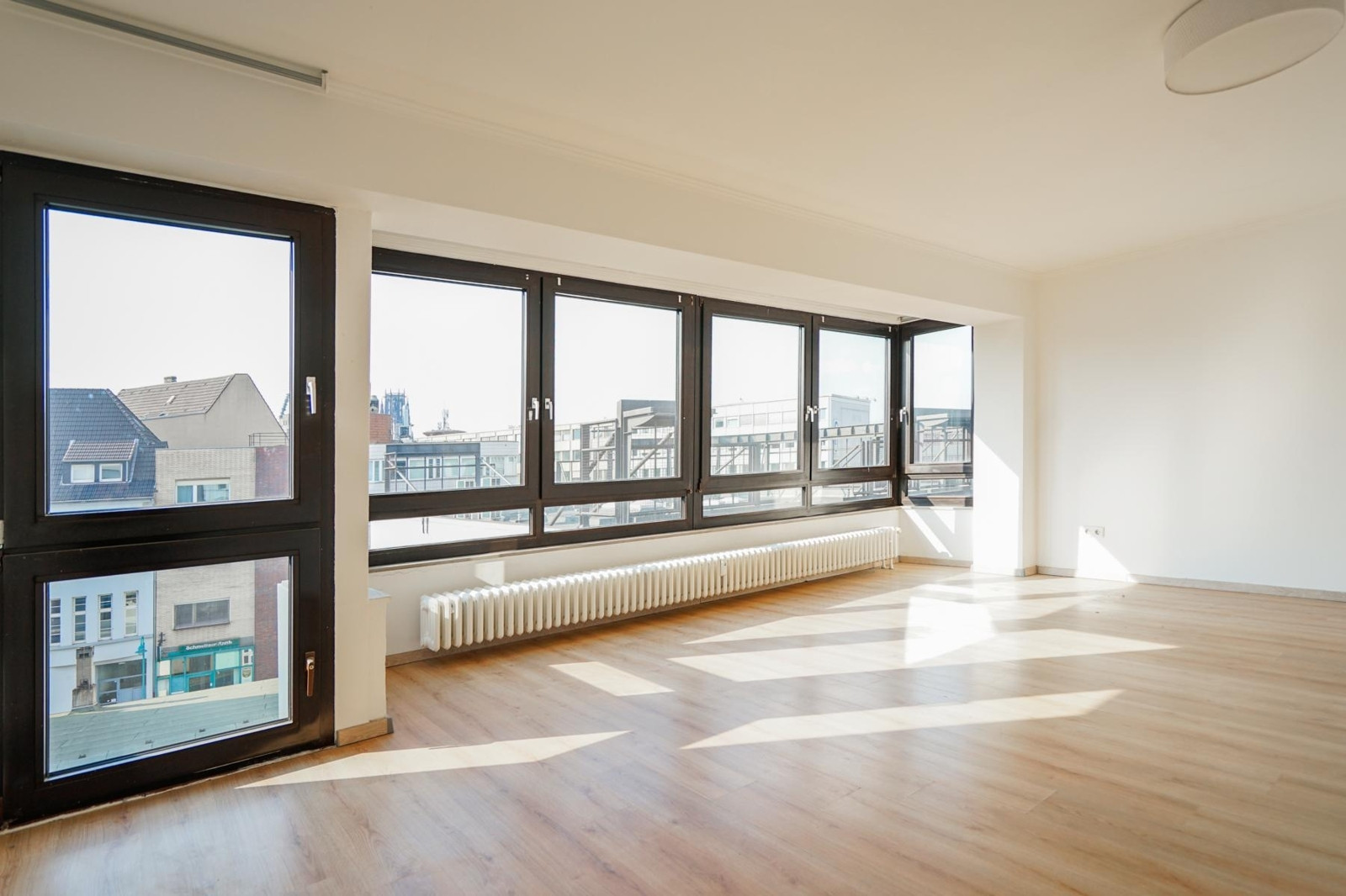 Stilvolle Maisonette in Citylage für Zwei – großzügig, charmant, mit Kamin & Terrasse - Photo 3