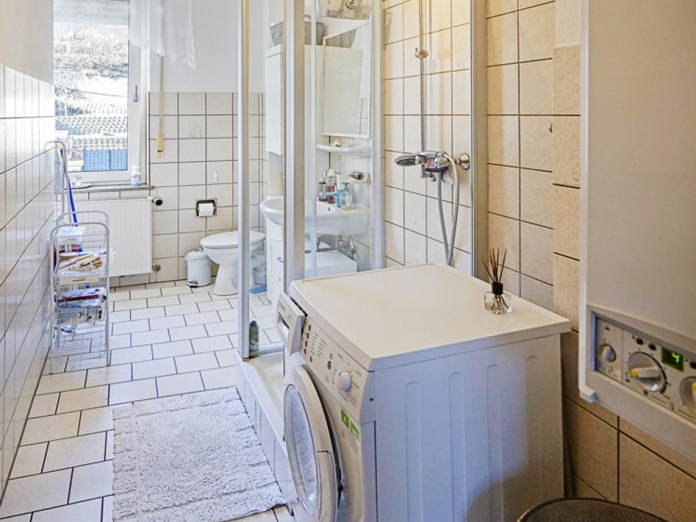 Zentral gelegene, kleine Wohnung mit Einbauküche! - Photo 5
