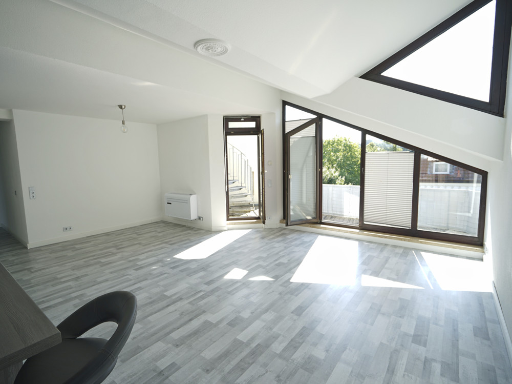Traumwohnung über den Dächern von Neheim! Ideal für den Single mit Geschmack. - Foto 1