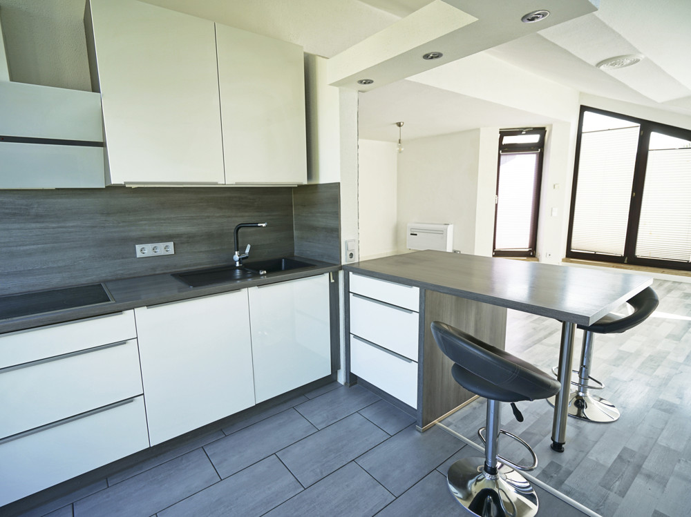 Traumwohnung über den Dächern von Neheim! Ideal für den Single mit Geschmack. - Foto 2
