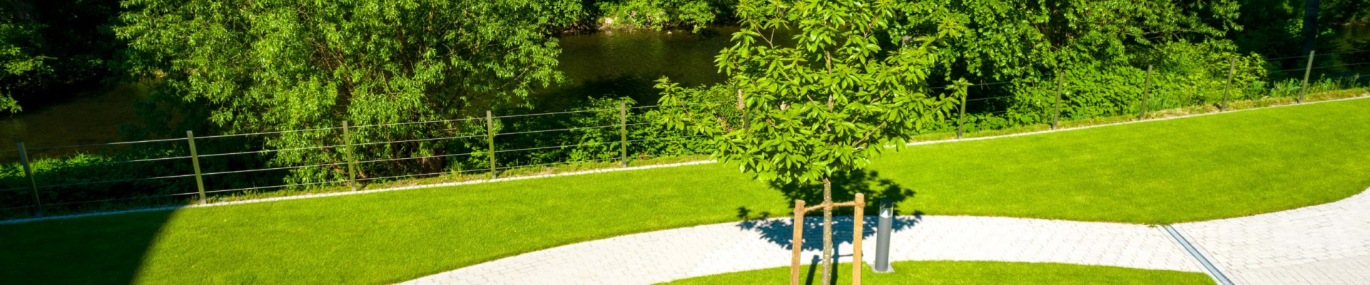 Parkähnlich gestaltet