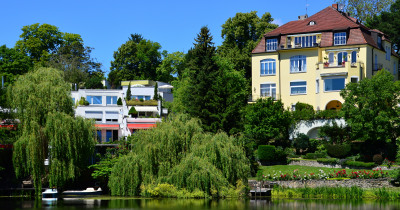 Häuser am See in Berlin Grunewald