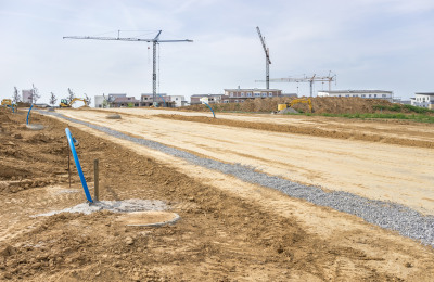 Baustelle an leerem Grundstück