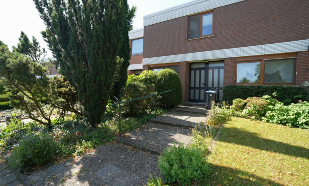 Selektive e2cd81a3-698a-4edb-8b7d-4095ca8f67bf Referenzobjekte Selektive e2cd81a3-698a-4edb-8b7d-4095ca8f67bf Referenzobjekte