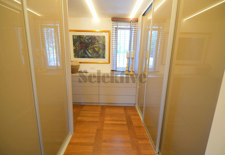 Selektive 41e4c8e3-6575-4cda-bfcf-ec1723a3bc1d Details  