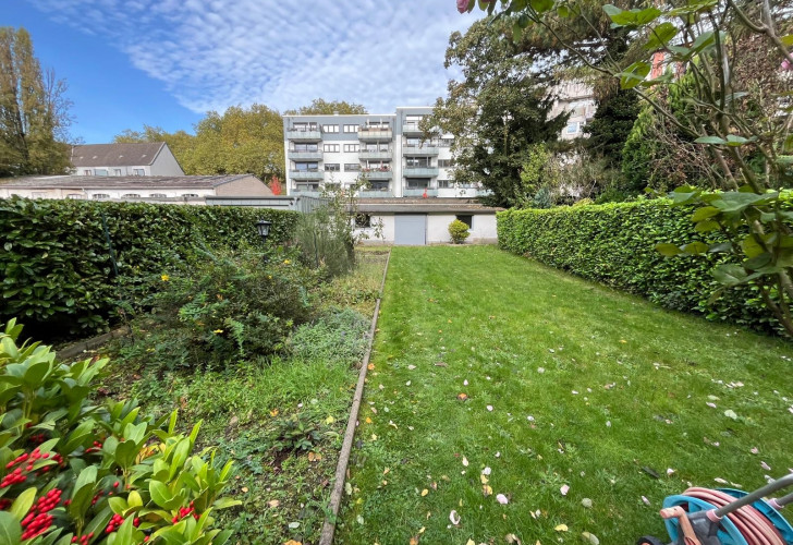 Selektive 9384b6a5-ca26-4477-8263-586378090e98 Details  