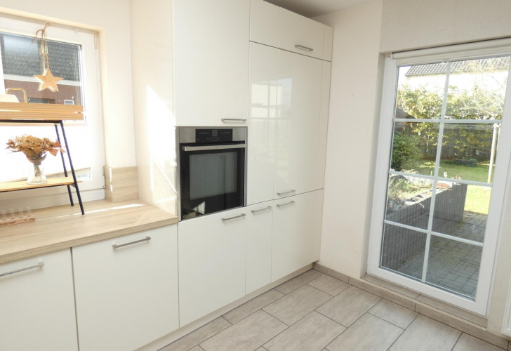 Selektive 023ff11f-7d53-40ef-87c0-7255f5015ae1 Details  