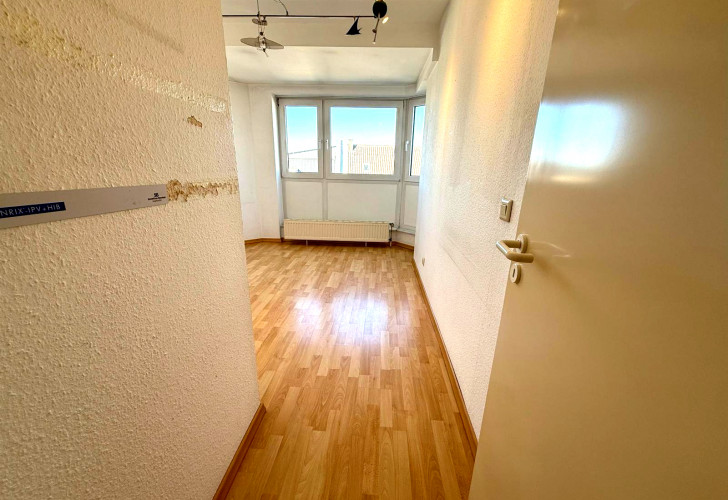 Selektive 1c5fa090-1284-4804-b5a3-833008acd534 Details  