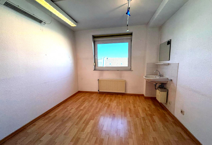 Selektive 303728a5-1495-469d-890e-a4c28b0414f5 Details  