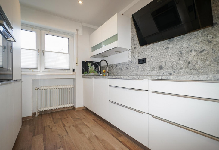 Selektive afb0ab28-50b6-4783-b62b-225c4dc035dd Details  