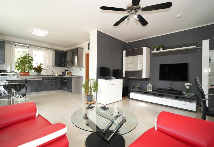 Selektive e0c16299-adc8-43bd-8fc5-d96c6dd1d3c0 Details  