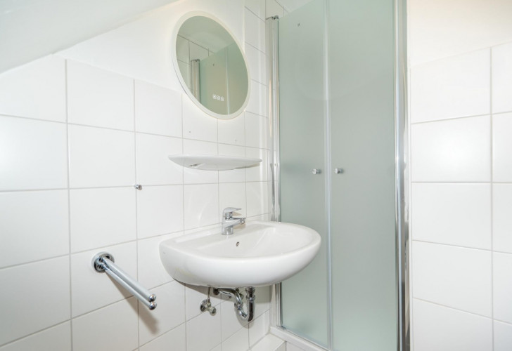 Selektive 1664b8eb-24c1-4d7b-b280-83073a67d45d Details  