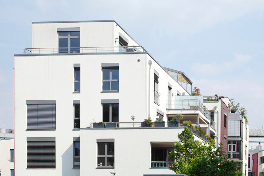 Wohnhaus, Modernes Wohngebäude, Mehrfamilenhaus,
