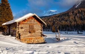 Hütte im Schnee