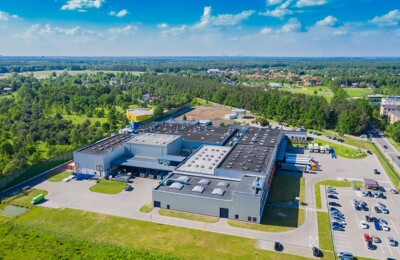 Luftbild von einem Logistikgebäude