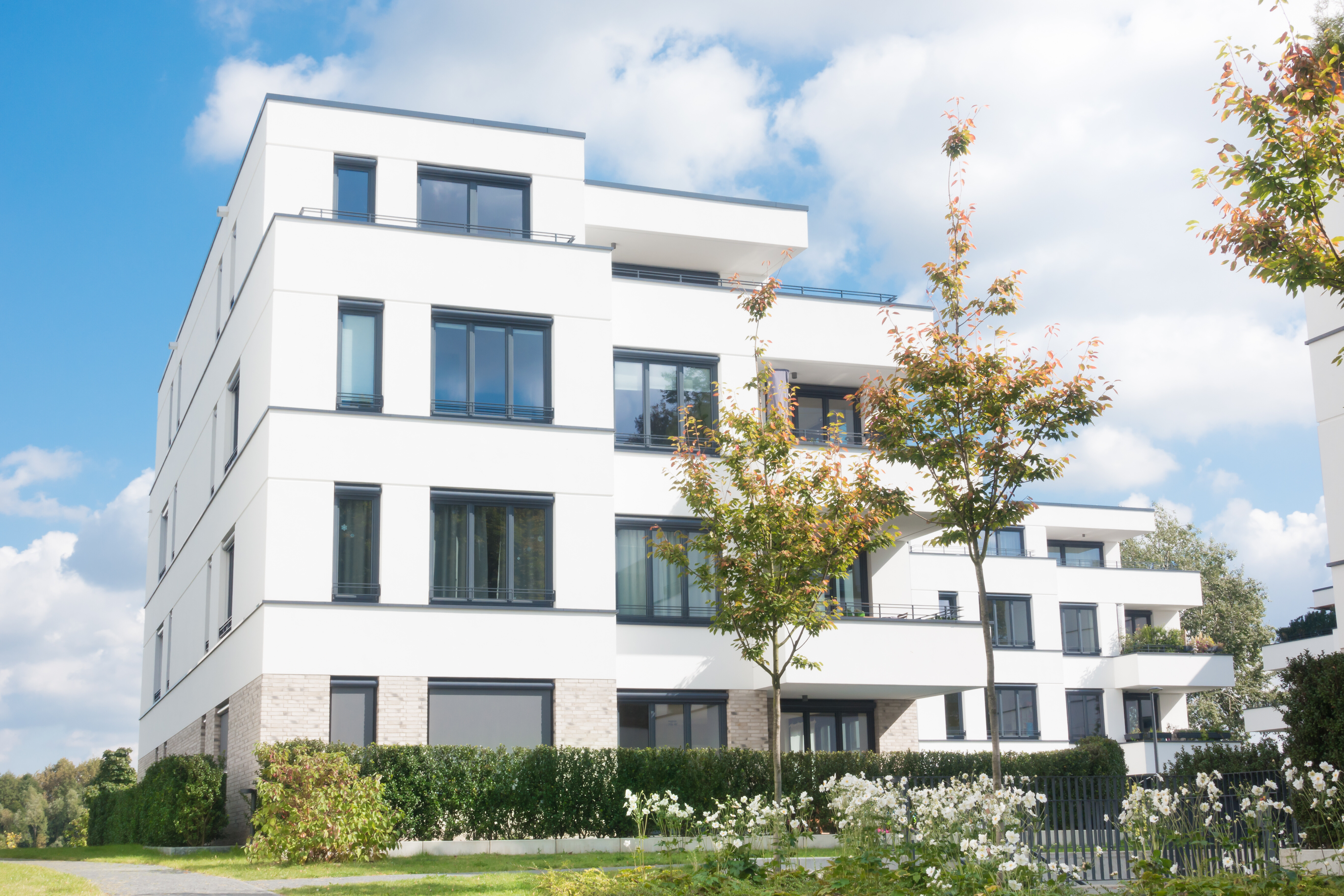 Modernes Mehrfamilienhaus