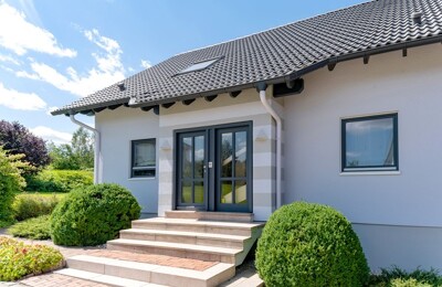 Ein freistehendes Einfamilienhaus