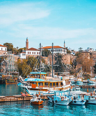 Blick auf den Yachthafen von Antalya