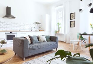 Modernes Wohnzimmer in Wohnung