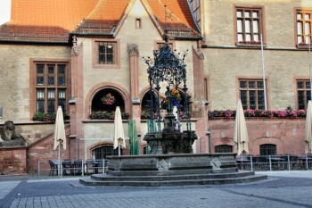 Gänseliesel vor dem Rathaus in Göttingen