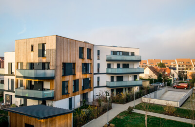 Moderne Immobilien im Wohnviertel
