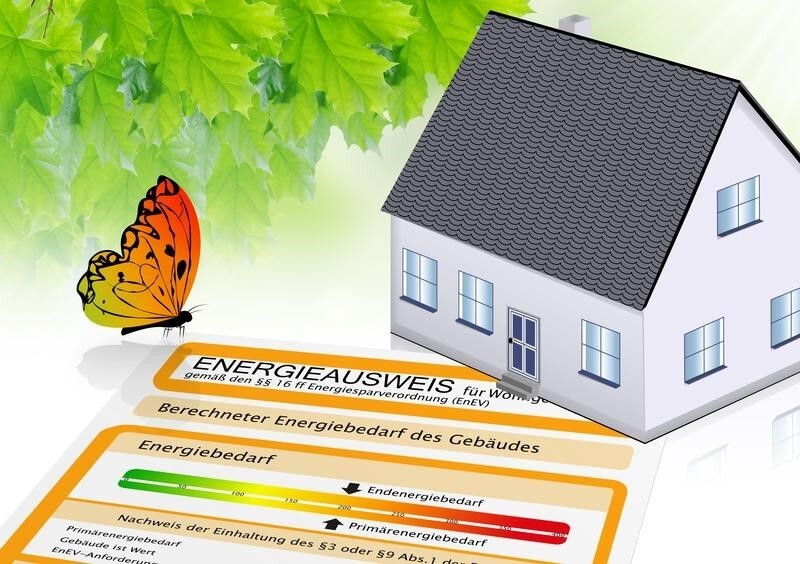 Energieausweis mit Hausmodell
