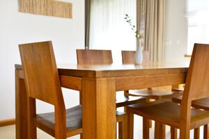Tischgruppe aus Holz