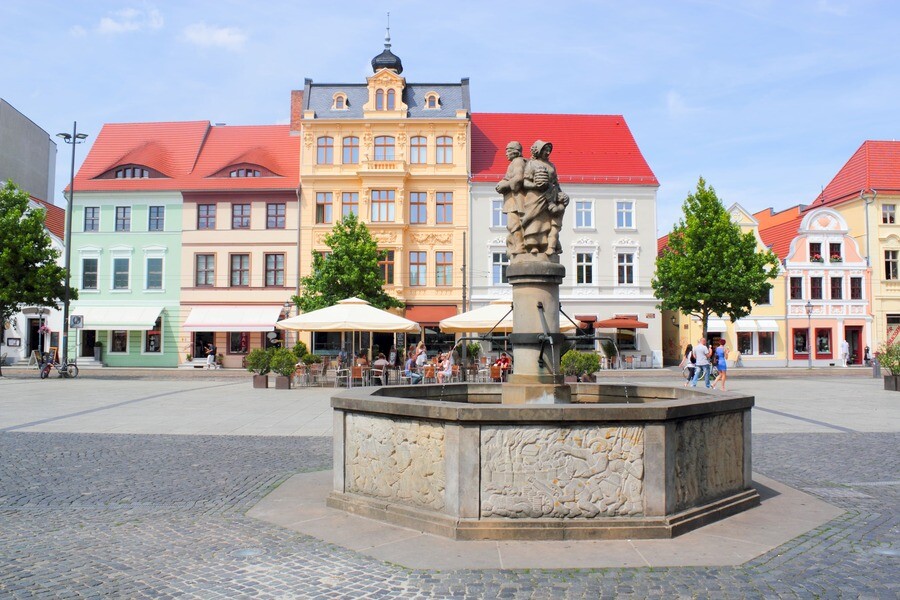 Cottbus Altstadt mit Marktbrunnen