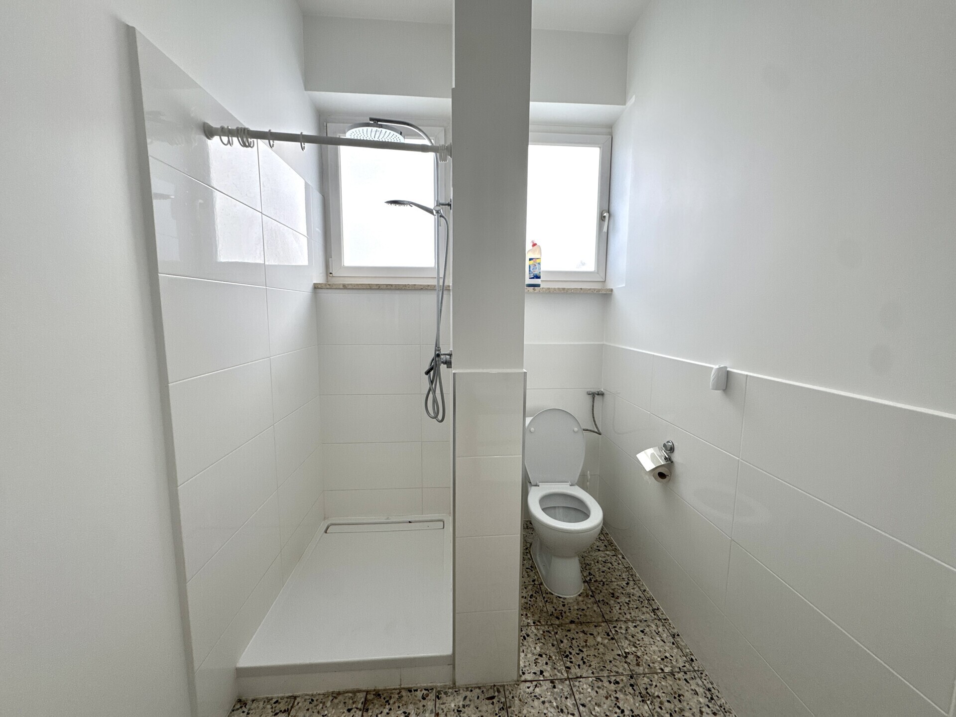 Mitarbeiterbadezimmer