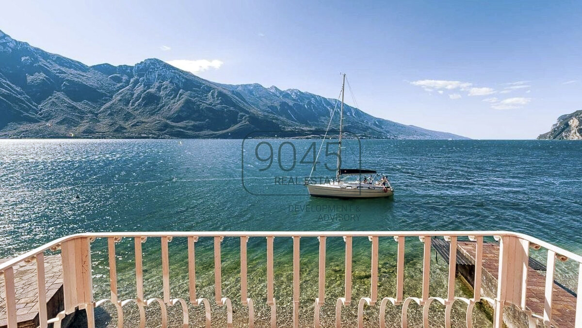Exklusives Anwesen mit direktem Seezugang in Limone sul Garda – Gardasee