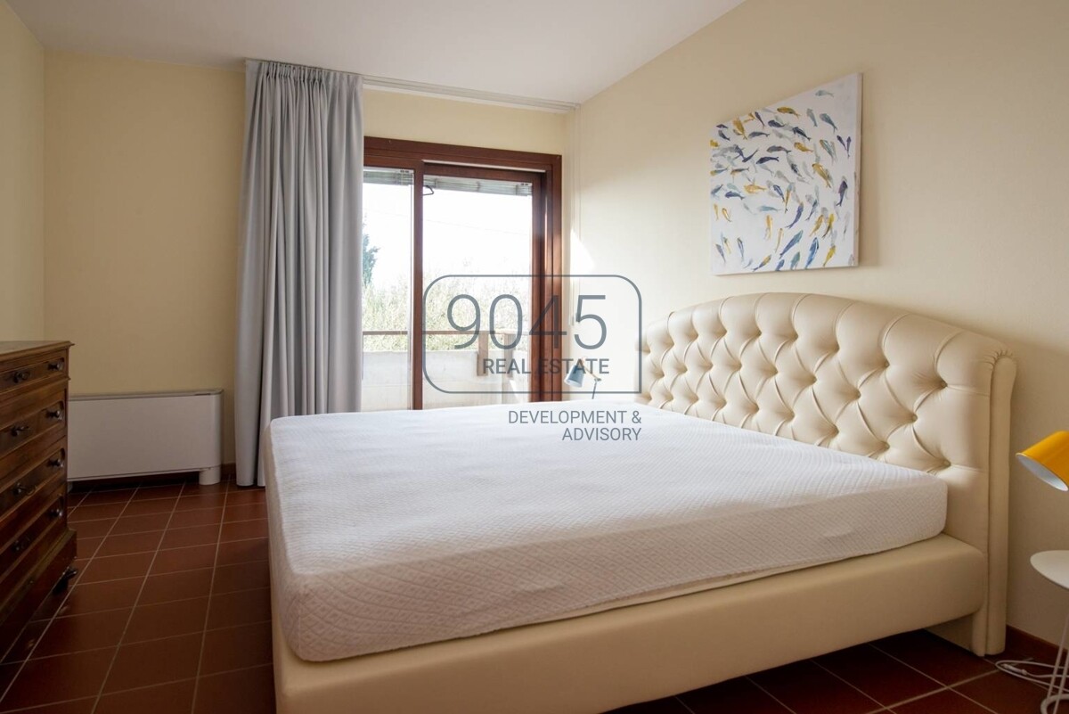 Charmante Reihenhausvilla mit traumhaftem Seeblick und privatem Garten in Torri