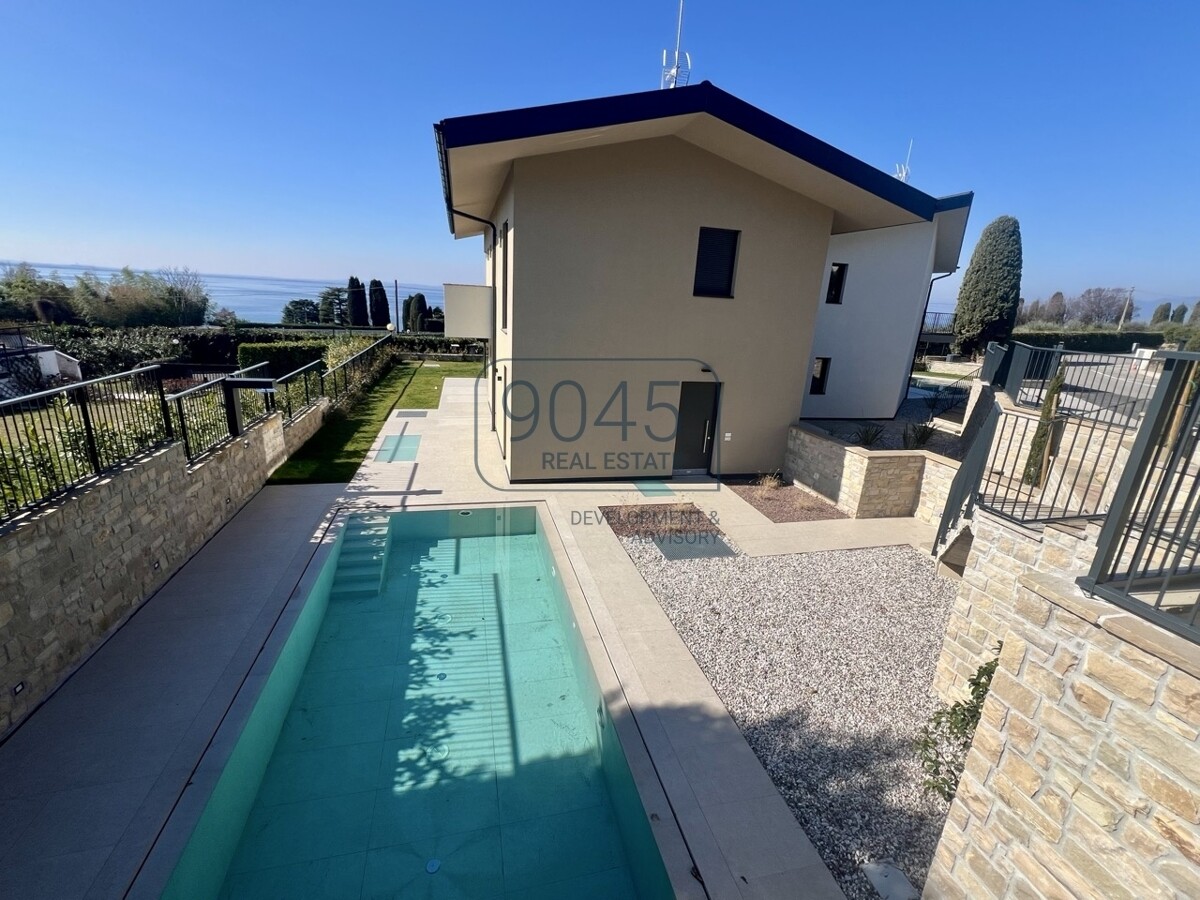 Exklusive Villa in ruhiger Lage – nur 500 m vom Zentrum von Lazise - Gardasee