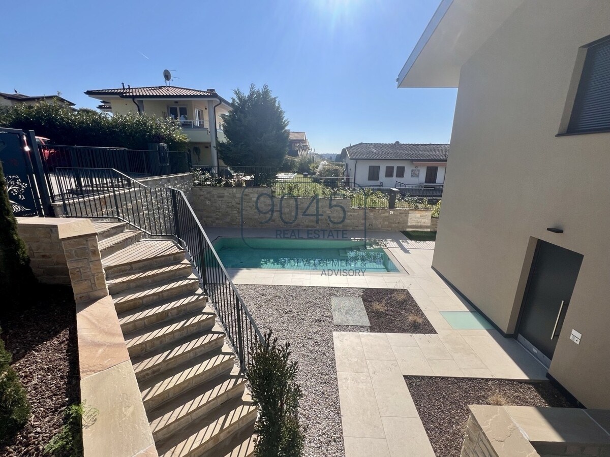Exklusive Villa in ruhiger Lage – nur 500 m vom Zentrum von Lazise - Gardasee