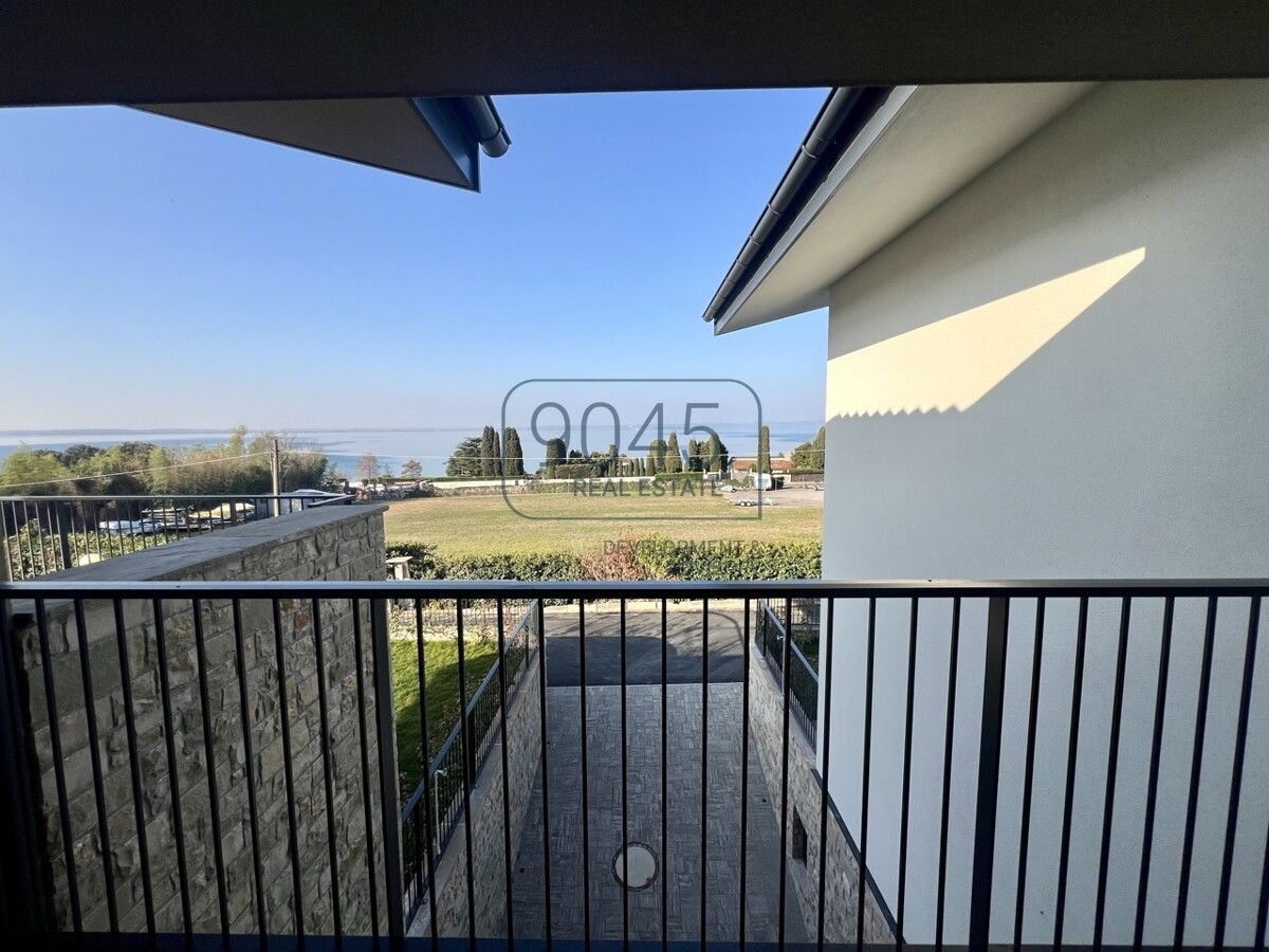 Exklusive Neubauvilla in Lazise – Moderne Eleganz in ruhiger Lage, nur 500 m vom Seeufer
