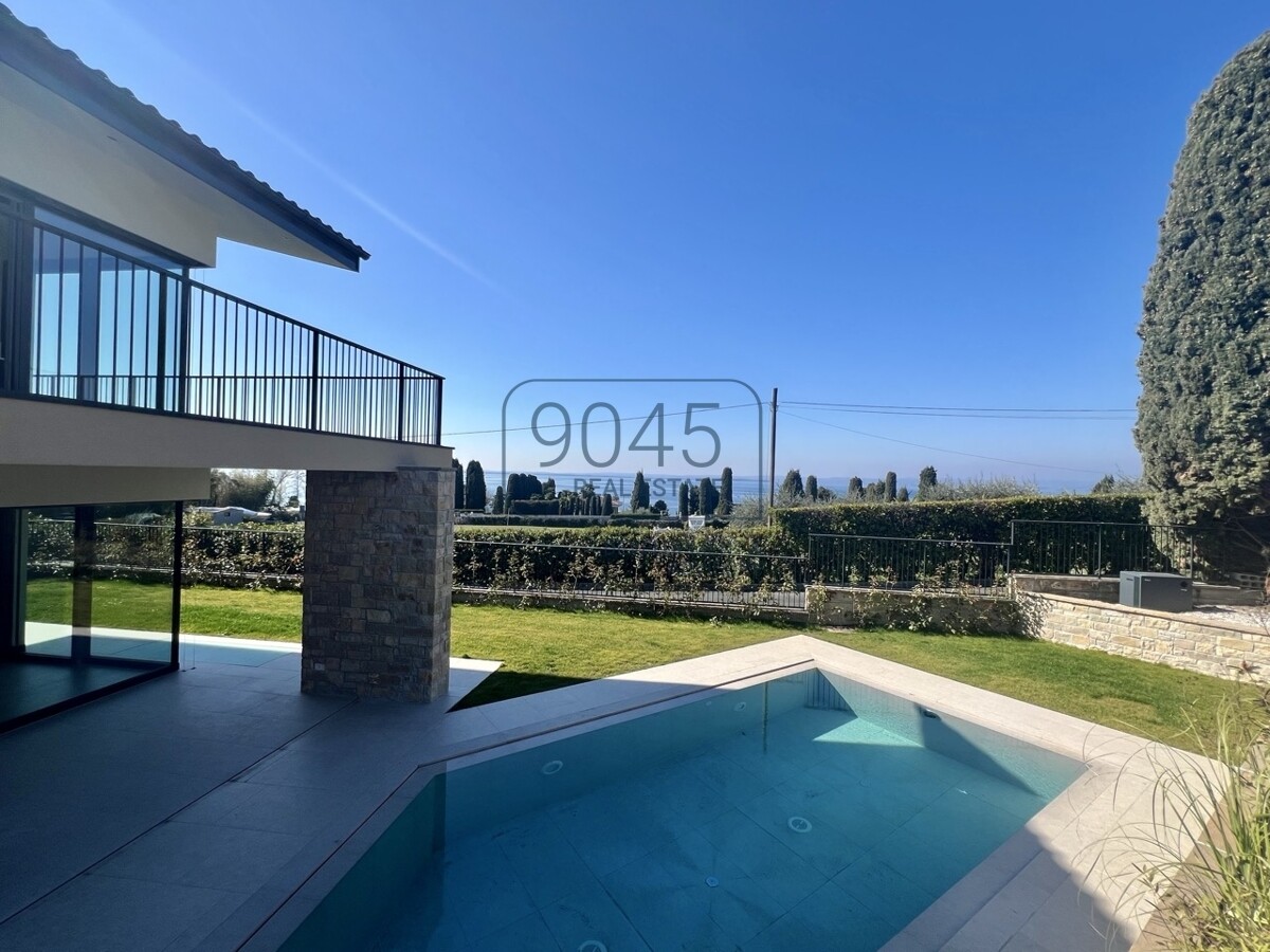 Exklusive Neubauvilla in Lazise – Moderne Eleganz in ruhiger Lage, nur 500 m vom Seeufer