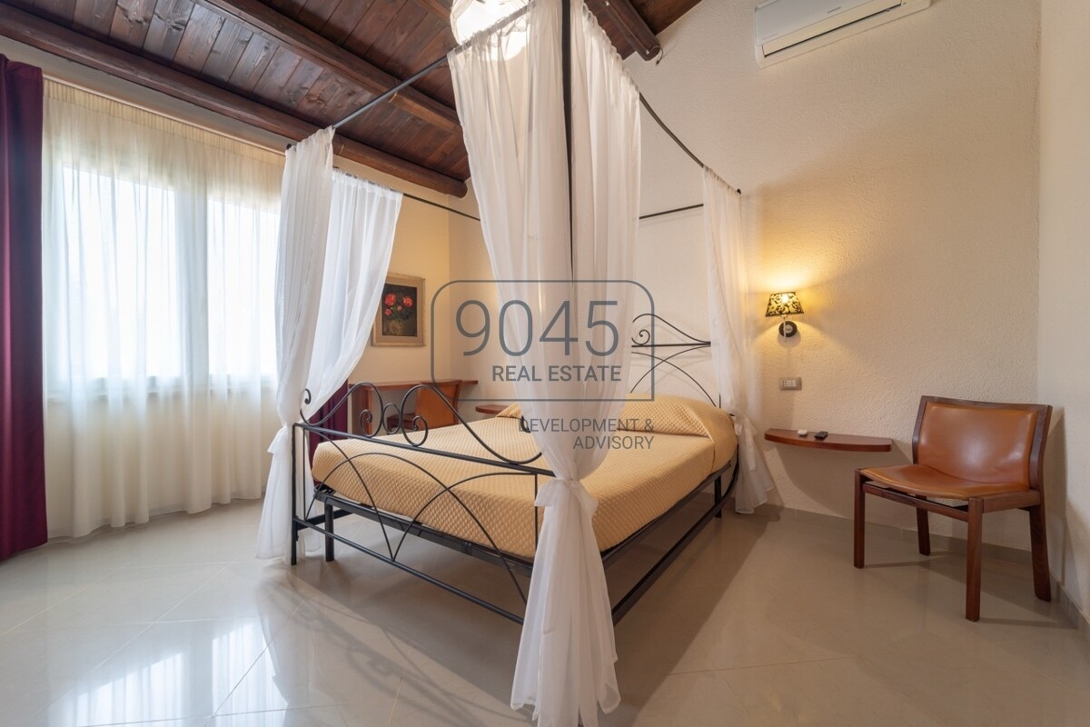 Prestige-Immobilie mit Gästehaus und weitläufigem Grundstück im Süden Sardiniens