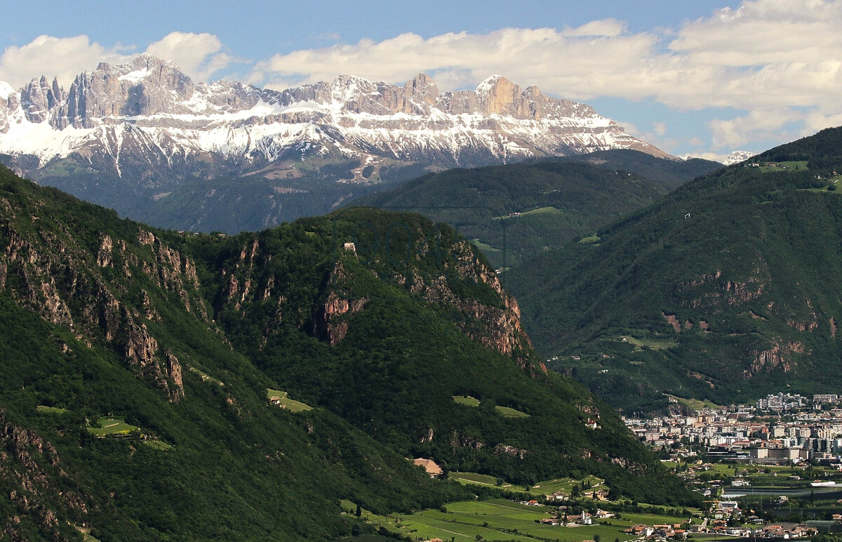 Secret Sale: Südtiroler Bauernhof in traumhafter Sonnenlage  im Etschtal südlich von Meran - Südtirol