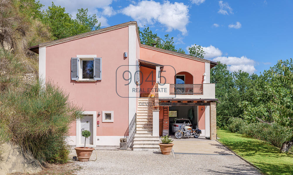 Idyllische Landvilla mit Panoramablick in Ascoli Piceno - Marken